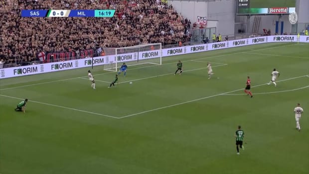 Giroud's double clinches Scudetto for Milan